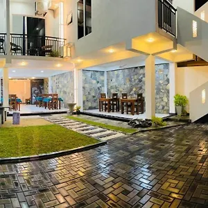 Funwhales Maison d'hôtes Negombo